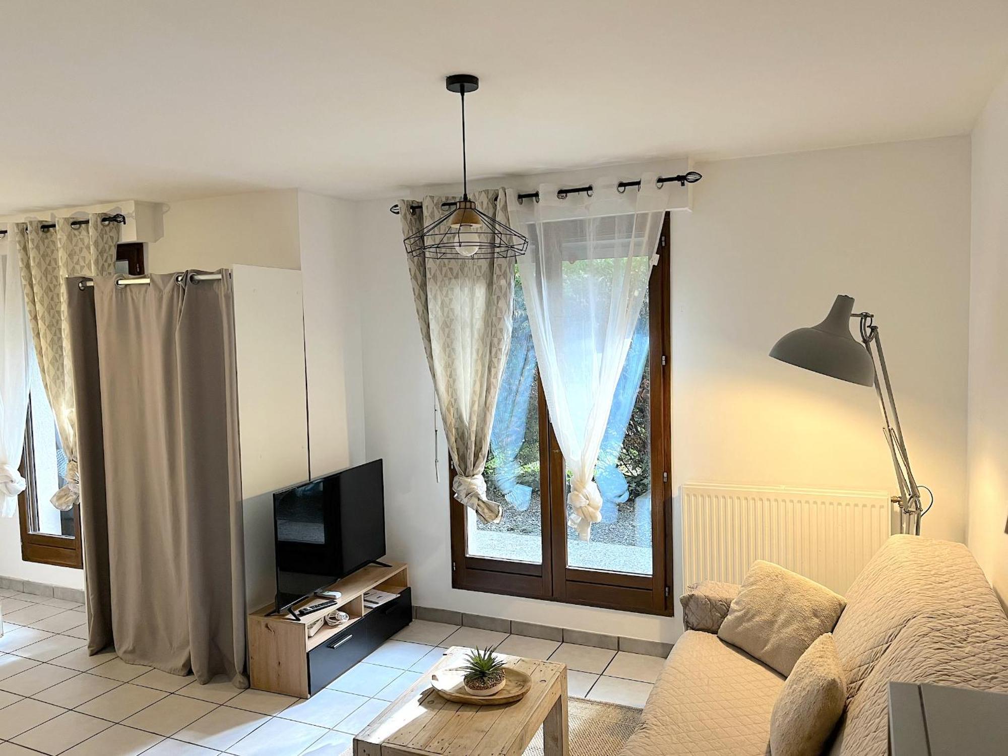 Joli Studio Avec Jardin Leilighet Annecy Eksteriør bilde